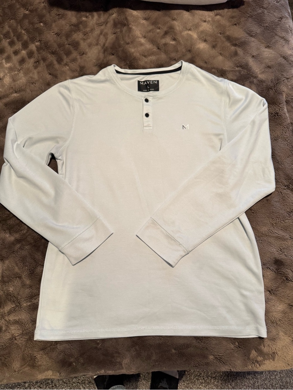 Maven Men’s Light Gray Henley Long-Sleeve Shirt